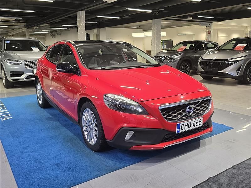 Käytetty Volvo V40 Summum 190 HP (139 kW) 2016 Viistoperä