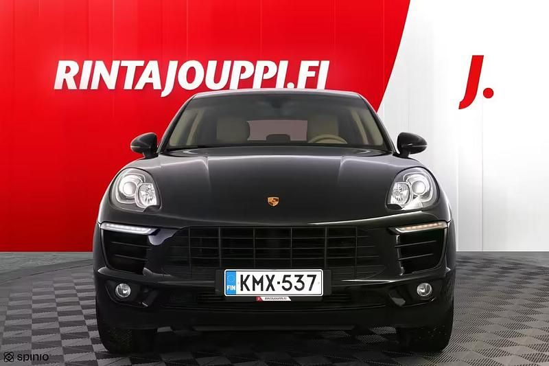 Käytetty Porsche Macan S 258 HP (189 kW) 2015 Musta Katumaasturi