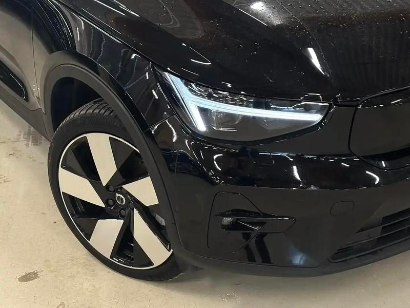 Käytetty Volvo C40 300 kW (408 HP) 2022 Musta Katumaasturi
