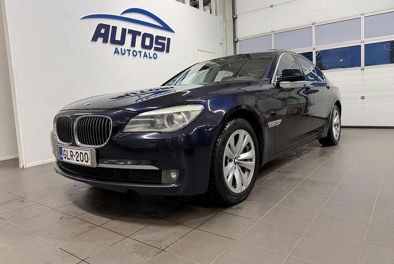 Sininen Käytetty 2011 BMW 740 Comfort Edition Sedan | 15 700 € (Perustarjous) - Kuva 1/4