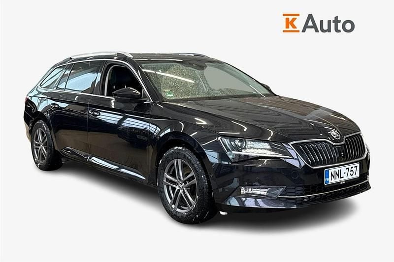 Käytetty Skoda Superb Style 150 HP (110 kW) 2018 Musta Farmari