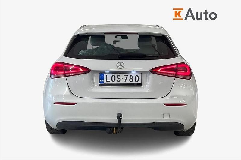 Käytetty Mercedes A180 Business 136 HP (100 kW) 2019 Viistoperä