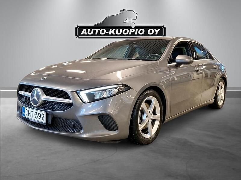 Käytetty Mercedes A200 Style 163 HP (119 kW) 2020 Harmaa Sedan