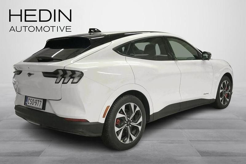 Käytetty Ford Mustang Mach-E Premium 275 kW (375 HP) 2025 Valkoinen Katumaasturi