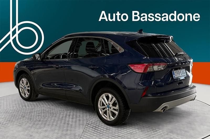 Käytetty Ford Kuga Titanium 120 HP (88 kW) 2021 Katumaasturi