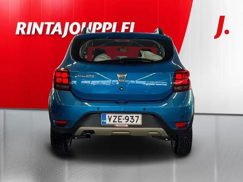 Käytetty Dacia Sandero Stepway 90 HP (66 kW) 2017 Sininen Viistoperä
