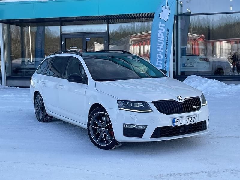 Käytetty Skoda Octavia RS 220 HP (161 kW) 2014 Viistoperä