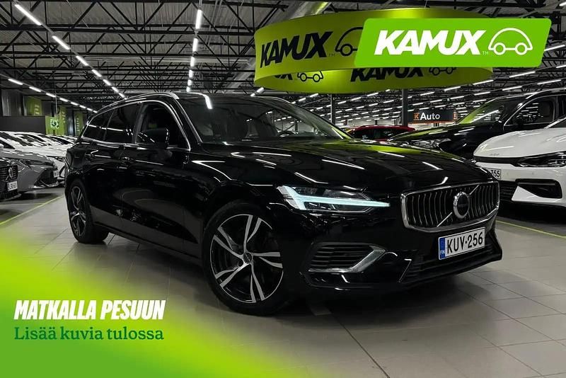 Musta Käytetty 2023 Volvo V60 Core Farmari | 26 990 € - Kuva 1/4