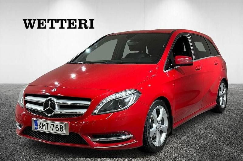 Käytetty Mercedes B180 109 HP (80 kW) 2013 Punainen Tila-auto