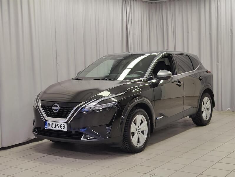 Käytetty Nissan Qashqai Tekna 190 HP (139 kW) 2022 Musta Katumaasturi