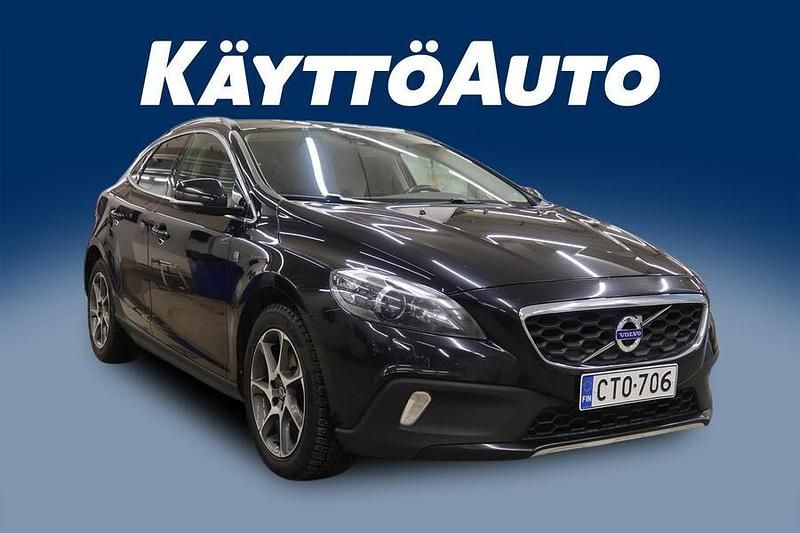 Käytetty Volvo V40 Ocean Race 114 HP (83 kW) 2015 Musta Viistoperä