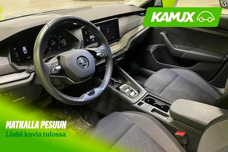 Käytetty Skoda Octavia Ambition 110 HP (80 kW) 2024 Hopea / harmaa Sedan