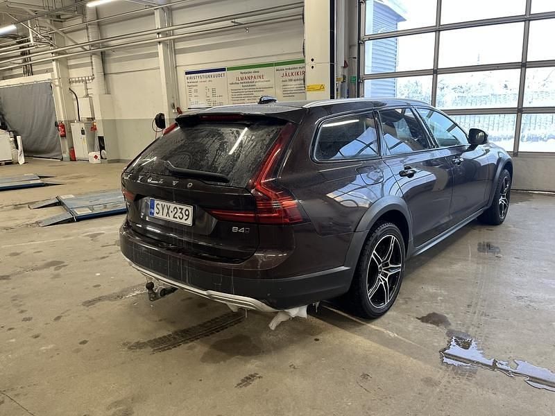 Käytetty Volvo V90 CC Business Edition 197 HP (144 kW) 2021 Farmari