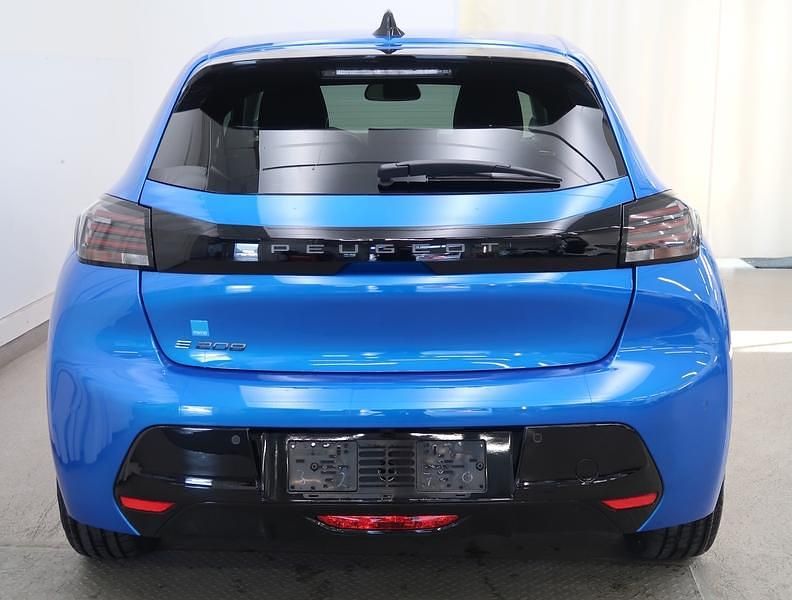 Käytetty Peugeot e-208 Allure 155 kW (212 HP) 2024 Sininen Viistoperä