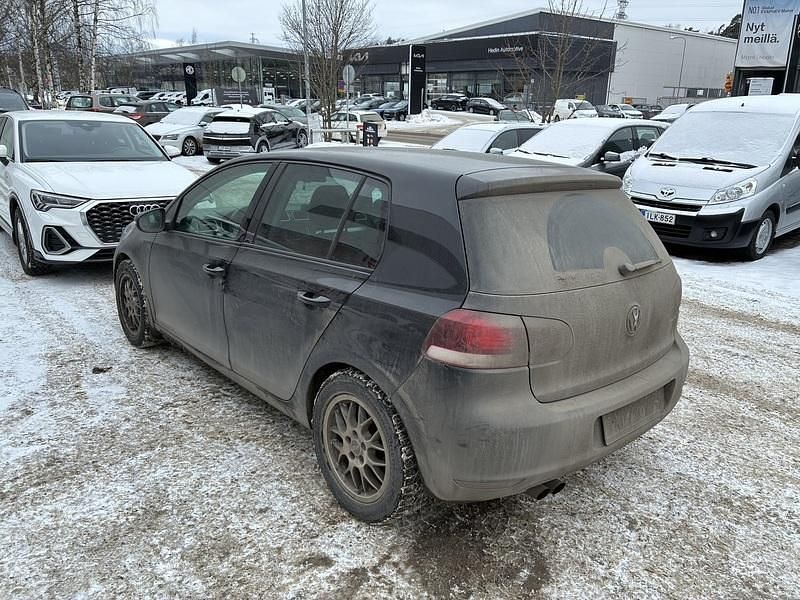 Käytetty VW Golf VII Highline 122 HP (89 kW) 2012 Viistoperä