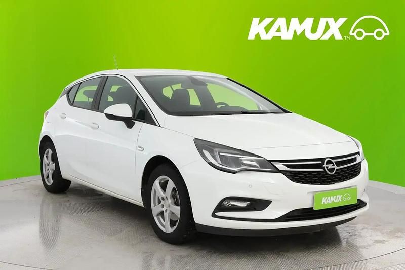 Käytetty Opel Astra Enjoy 150 HP (110 kW) 2018 Valkoinen Sedan