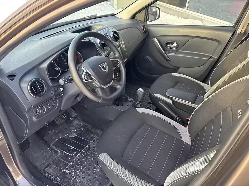 Käytetty Dacia Logan MCV Stepway 90 HP (66 kW) 2019 Ruskea Farmari