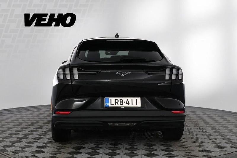 Käytetty Ford Mustang Mach-E 202 kW (276 HP) 2021 Musta Katumaasturi