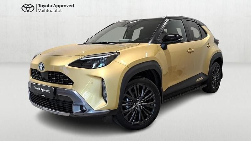 Käytetty Toyota Yaris Cross 116 HP (85 kW) 2022 Keltainen Katumaasturi