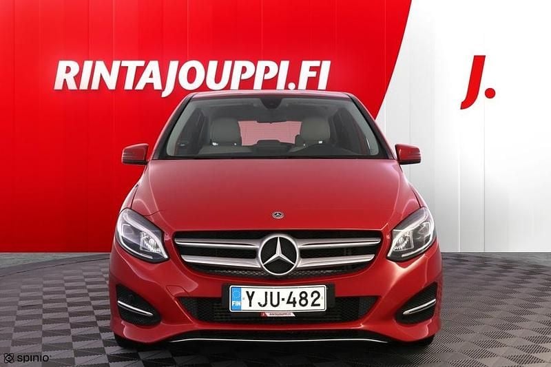 Käytetty Mercedes B200 Business 136 HP (100 kW) 2018 Punainen Tila-auto