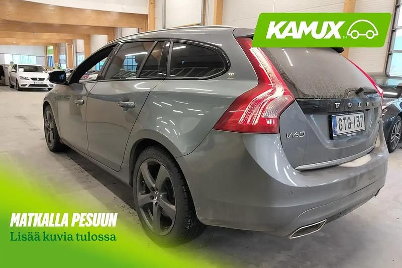 Käytetty Volvo V60 Summum 163 HP (119 kW) 2016 Hopea / harmaa Farmari
