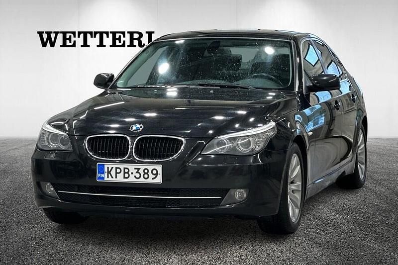 Musta Käytetty 2009 BMW 520 Sedan | 9 500 € (Perustarjous) - Kuva 1/3