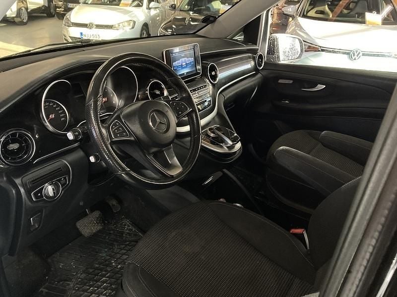 Käytetty Mercedes V300 239 HP (175 kW) 2020 Tila-auto