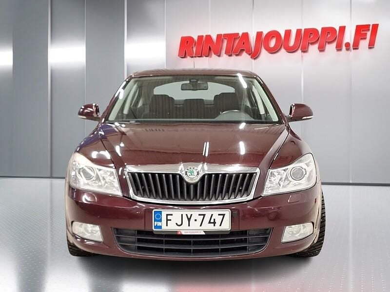 Käytetty Skoda Octavia Elegance 122 HP (89 kW) 2010 Punainen Viistoperä