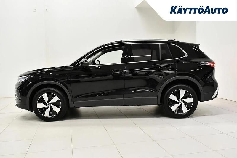 Uusi VW Tiguan Elegance 204 HP (150 kW) 2026 Grenadilla black met Katumaasturi