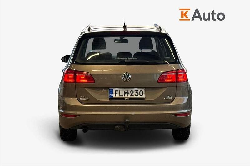 Käytetty VW Golf Sportsvan Comfortline 110 HP (80 kW) 2014 Tila-auto