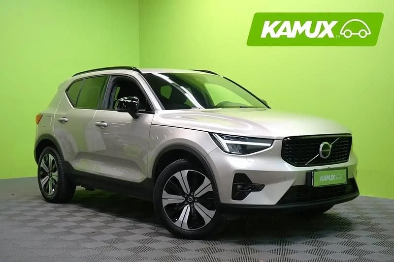 Bright dusk / metallic Käytetty 2023 Volvo XC40 Plus Katumaasturi | 34 290 € (Perustarjous) - Kuva 1/4