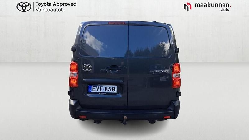 Käytetty Toyota Proace Comfort 144 HP (105 kW) 2024 Punainen Tila-auto