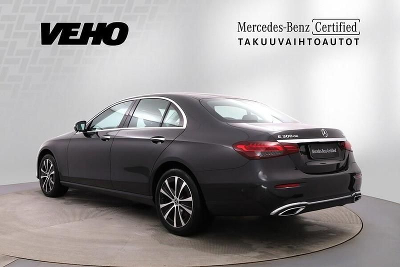 Käytetty Mercedes E300 Avantgarde 194 HP (142 kW) 2022 Harmaa Sedan