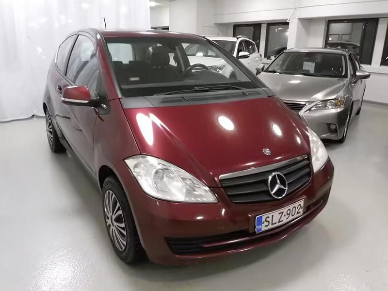 Käytetty Mercedes A160 95 HP (69 kW) 2009 Punainen Viistoperä