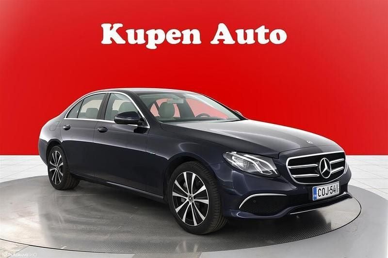 Sininen Käytetty 2020 Mercedes E300 Avantgarde Edition Sedan | 26 900 € - Kuva 1/4