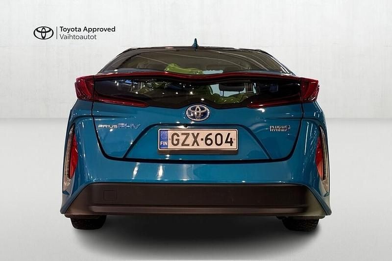 Käytetty Toyota Prius Active 98 HP (72 kW) 2021 Sininen Viistoperä