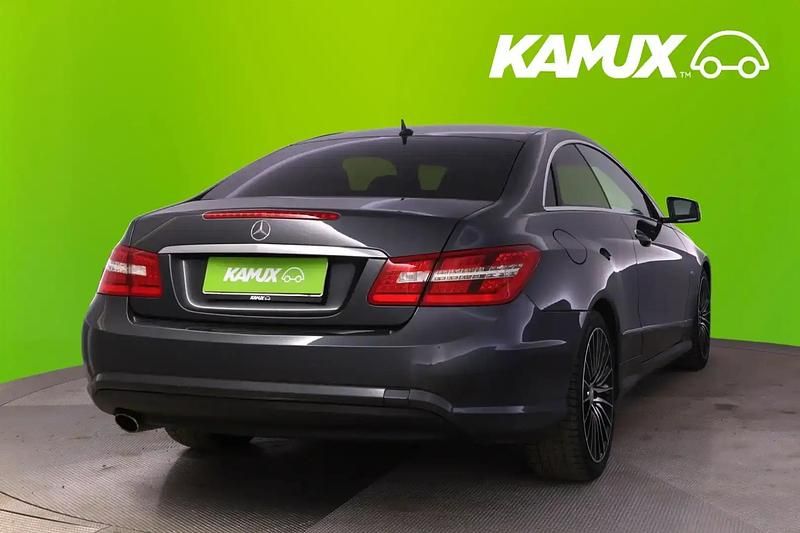 Käytetty Mercedes E200 AMG 184 HP (135 kW) 2010 Hopea / harmaa Sedan