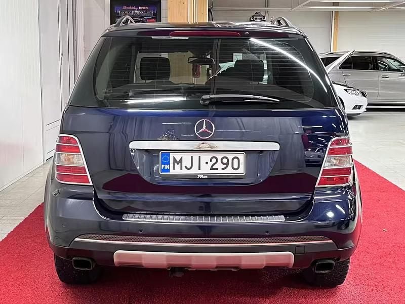 Käytetty Mercedes ML280 190 HP (139 kW) 2006 Katumaasturi