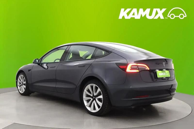 Käytetty Tesla Model 3 366 kW (498 HP) 2022 Hopea / harmaa Sedan