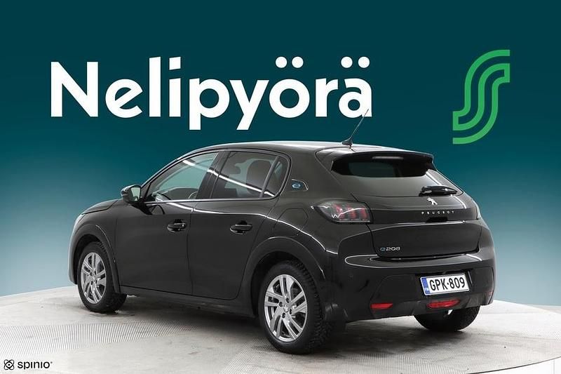 Käytetty Peugeot e-208 Allure 100 kW (136 HP) 2023 Viistoperä