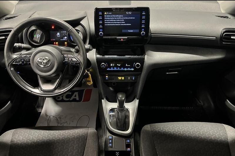 Käytetty Toyota Yaris Cross Business Edition 116 HP (85 kW) 2022 Katumaasturi