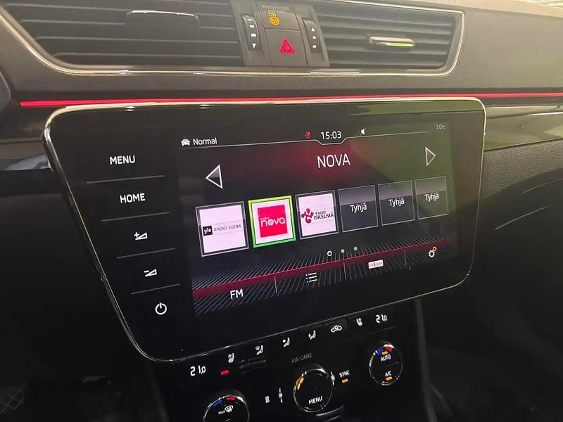 Käytetty Skoda Superb LAURIN & KLEMENT 190 HP (139 kW) 2018 Hopea / harmaa Farmari