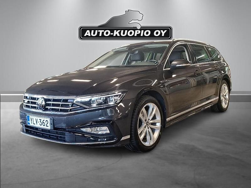 Käytetty VW Passat R-line 150 HP (110 kW) 2022 Harmaa Farmari