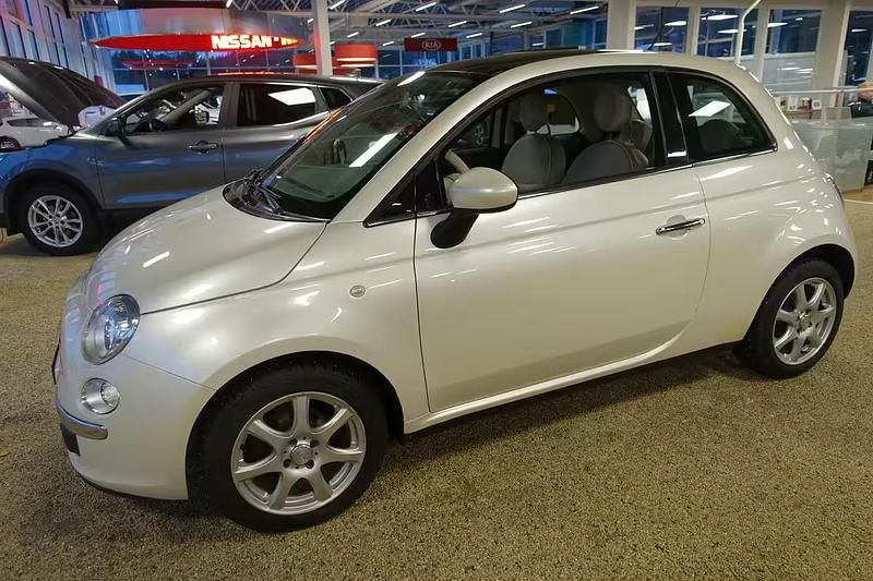 Käytetty Fiat 500 Lounge 69 HP (50 kW) 2011 Valkoinen Viistoperä