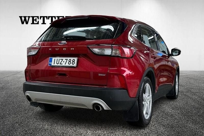 Käytetty Ford Kuga Titanium 224 HP (164 kW) 2021 Punainen Katumaasturi