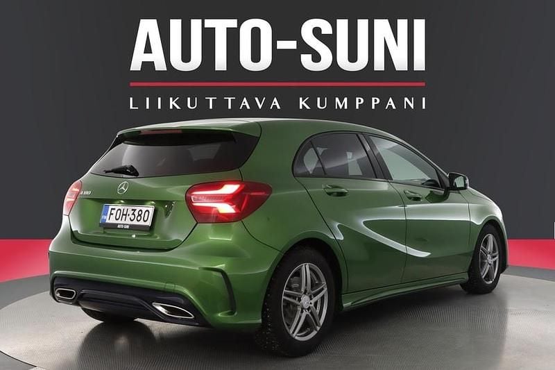 Käytetty Mercedes A180 AMG 122 HP (89 kW) 2017 Vihreä Viistoperä