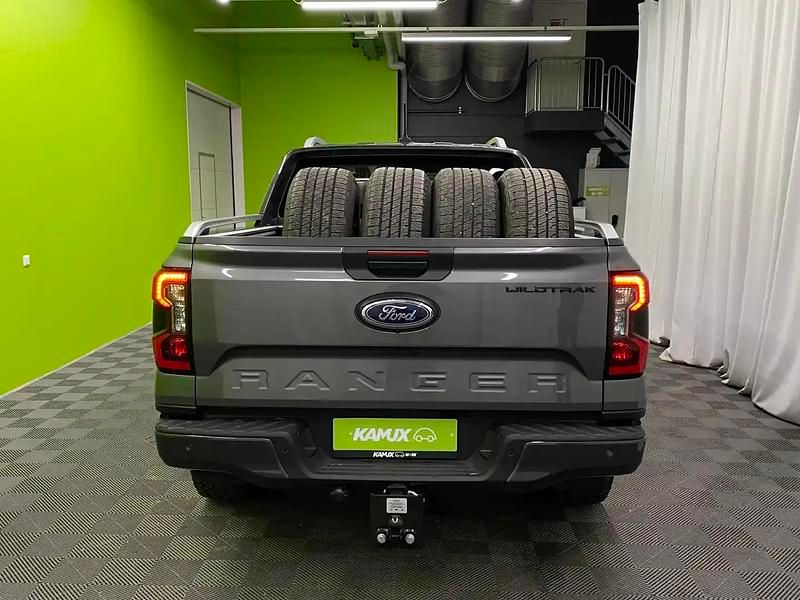 Käytetty Ford Ranger Wildtrack 213 HP (156 kW) 2024 Hopea / harmaa Nouto