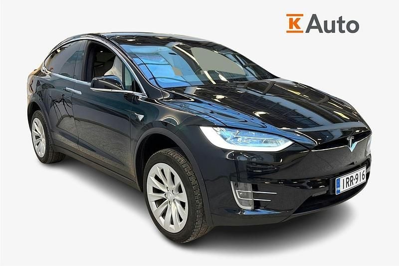 Musta Käytetty 2018 Tesla Model X Katumaasturi | 32 800 € (Perustarjous) - Kuva 1/3