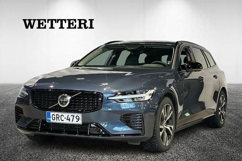 Sininen Käytetty 2025 Volvo V60 Plus Farmari | 54 900 € - Kuva 1/4