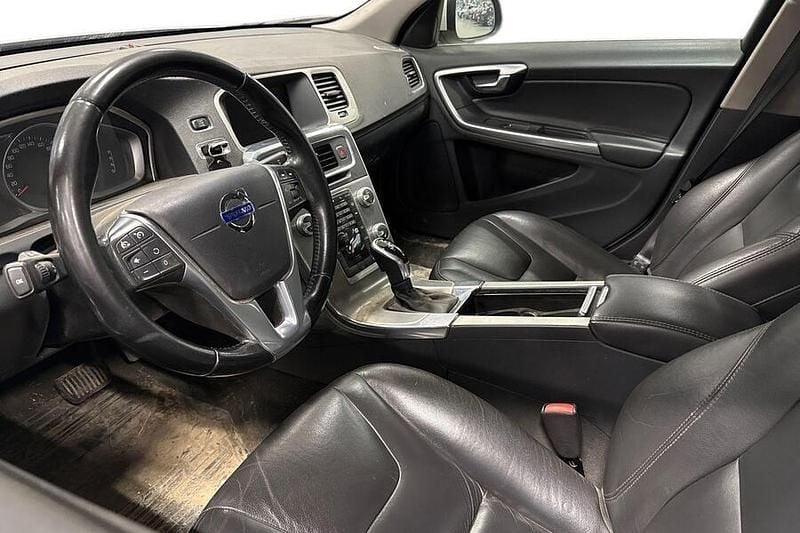 Käytetty Volvo S60 Business Edition 181 HP (133 kW) 2014 Valkoinen Sedan